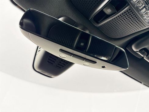 Used 2021 Mercedes-Benz GLC 300 image 21