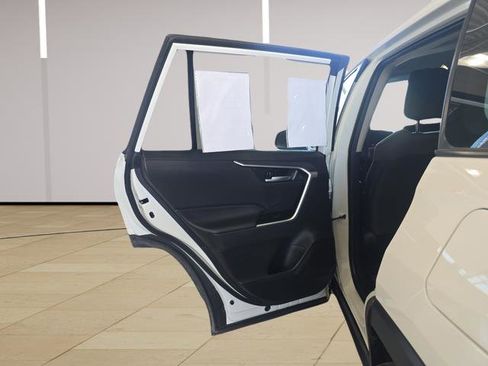 Used 2025 Toyota RAV4 XLE image 27