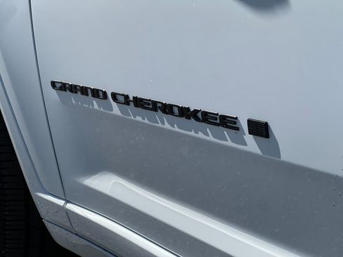 New 2026 Jeep Grand Cherokee L Limited AWD/4WD image 28
