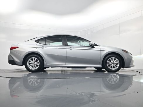 Used 2025 Toyota Camry LE image 50