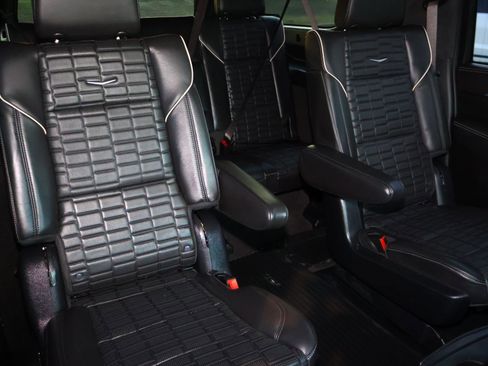 Used 2025 Cadillac Escalade ESV Sport Platinum image 26