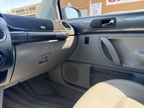 Used 2007 Volkswagen Beetle Coupe w/ Package 1 image 38