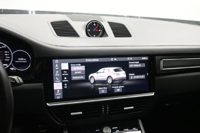Used 2021 Porsche Cayenne GTS AWD/4WD image 11