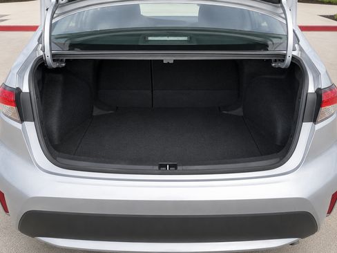 Used 2024 Toyota Camry SE FWD image 8