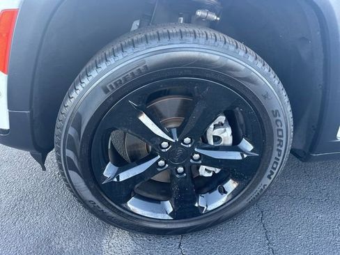 Used 2023 Jeep Grand Cherokee L Limited w/ Luxury Tech Group II image 42