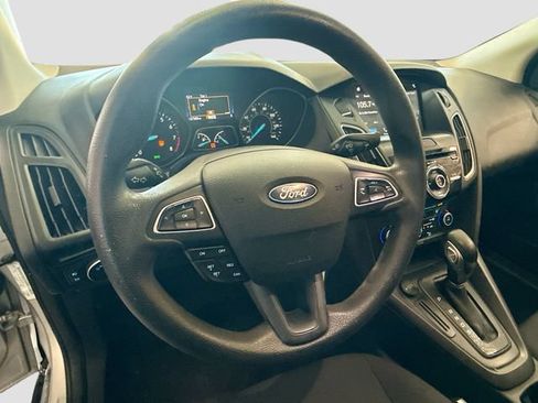 Used 2018 Ford Focus SEL FWD image 12