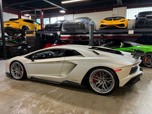 Used 2017 Lamborghini Aventador S AWD/4WD image 17
