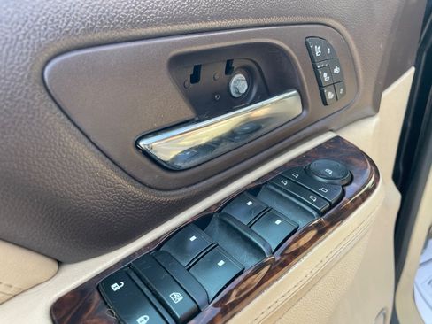 Used 2013 GMC Yukon XL Denali RWD image 46