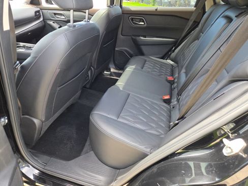 Used 2021 Nissan Rogue Platinum AWD/4WD image 17