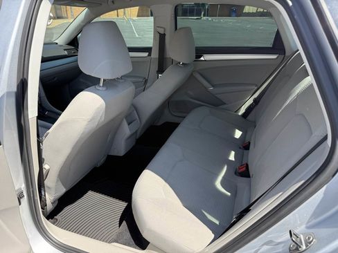 Used 2016 Volkswagen Passat 1.8T S FWD image 22