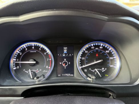 Used 2015 Toyota Highlander Limited AWD/4WD image 18