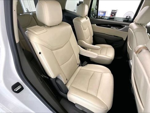 Used 2020 Cadillac XT6 Premium Luxury FWD image 35