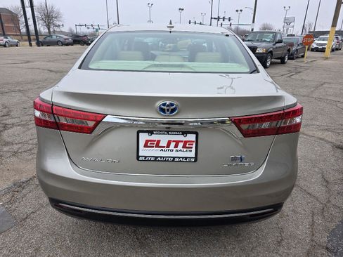 Used 2018 Toyota Avalon Limited image 51