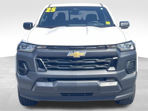 Used 2025 Chevrolet Colorado W/T w/ WT Convenience Package II RWD image 9