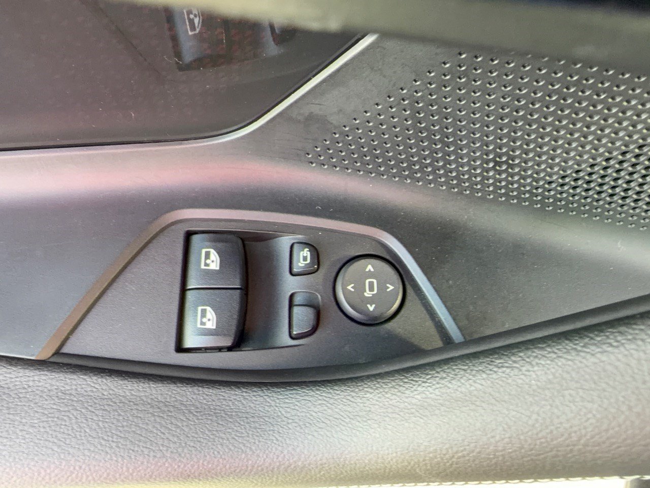 Used 2022 BMW 230i Coupe w/ Convenience Package RWD image 15