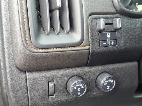 Certified 2022 GMC Canyon AT4 w/ Trailering Package image 17