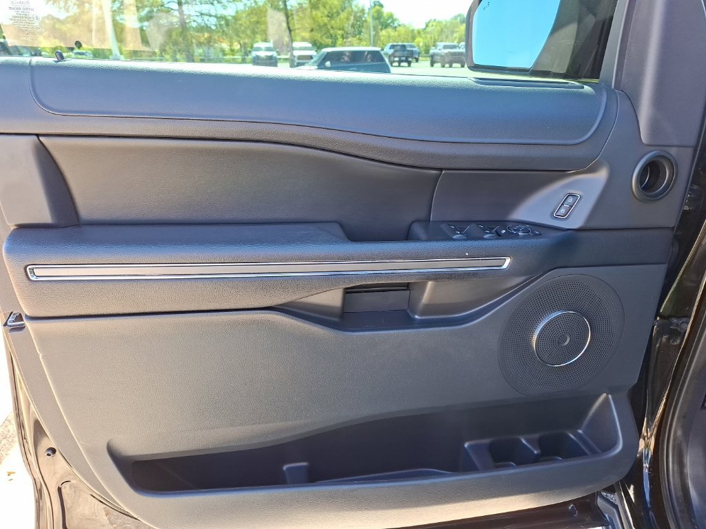 Used 2022 Ford Expedition XLT RWD image 12