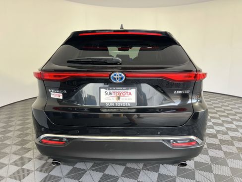 New 2024 Toyota Venza Limited image 5