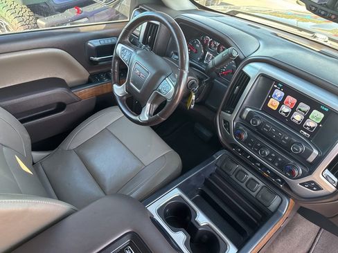 Used 2018 GMC Sierra 1500 SLT w/ Enhanced Driver Alert Package image 30