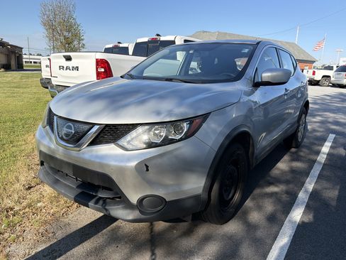 Used 2019 Nissan Rogue Sport S image 1