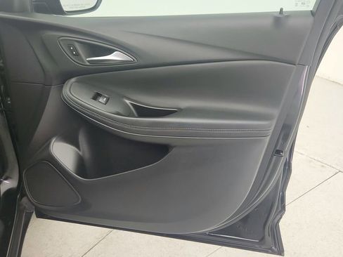 Certified 2025 Buick Encore GX Preferred FWD image 30