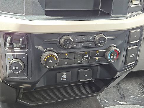 Used 2024 Ford F250 XLT AWD/4WD image 28