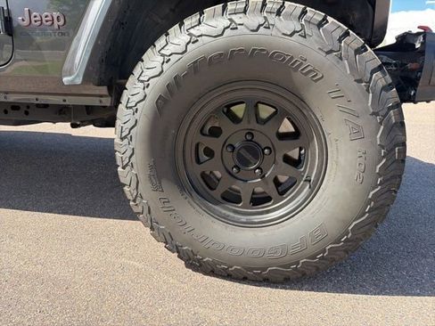 Used 2021 Jeep Gladiator Rubicon AWD/4WD image 11