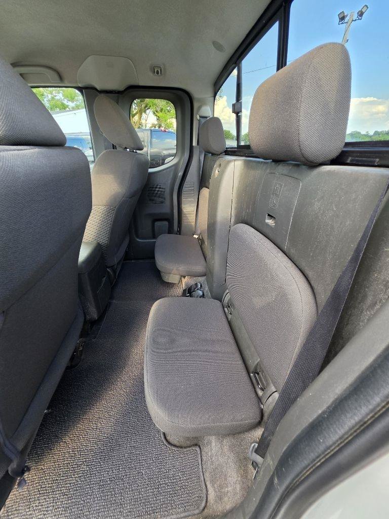 Used 2018 Nissan Frontier SV RWD image 16