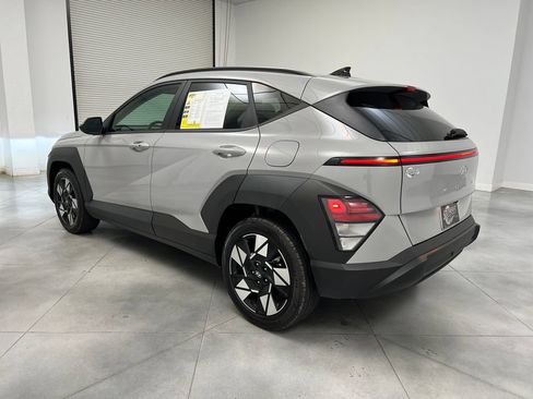 Used 2024 Hyundai Kona SEL FWD image 6