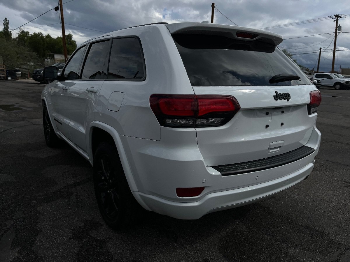 Used 2020 Jeep Grand Cherokee Altitude RWD image 7