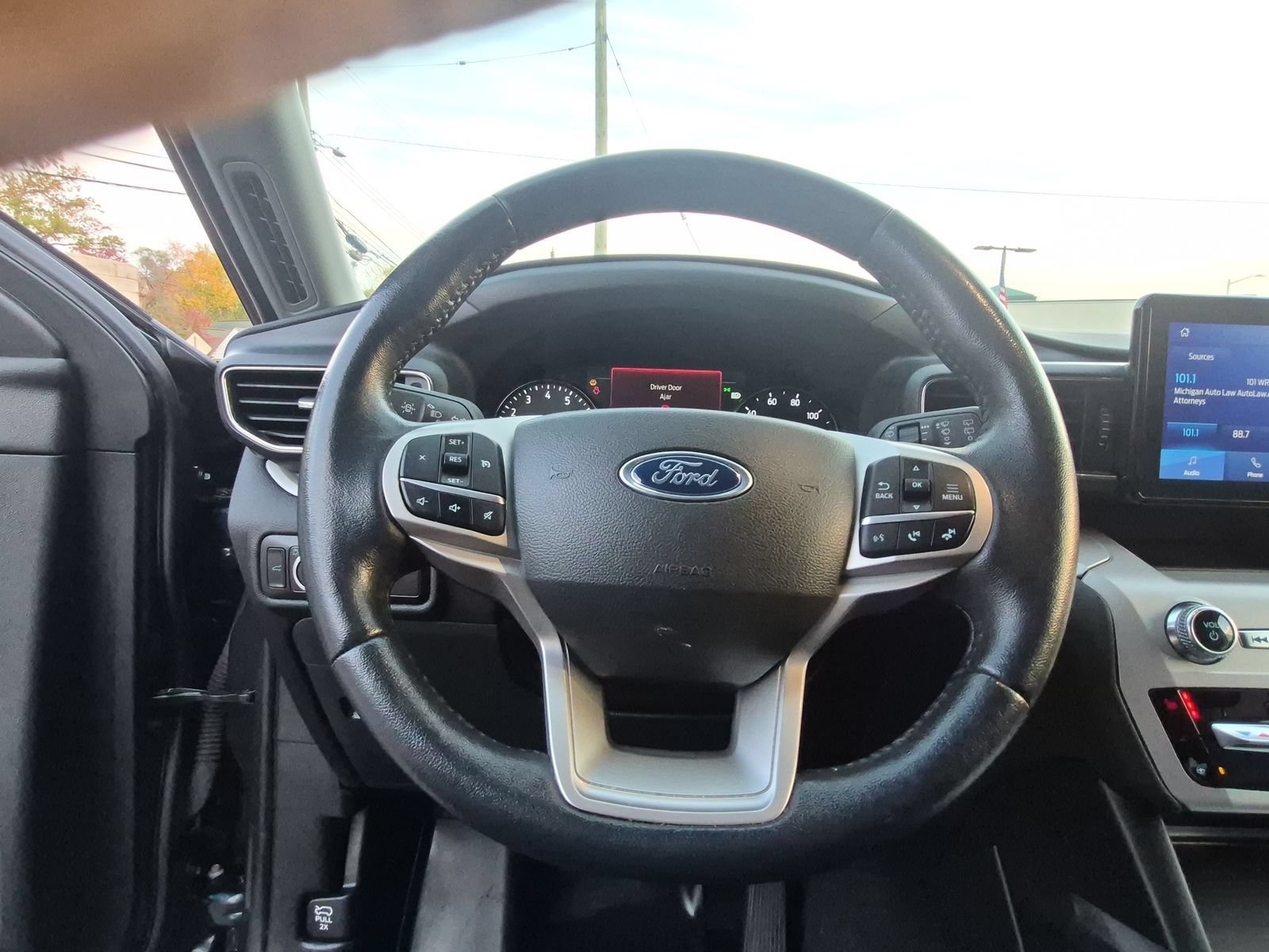 Used 2023 Ford Explorer XLT w/ Equipment Group 202A AWD/4WD image 22