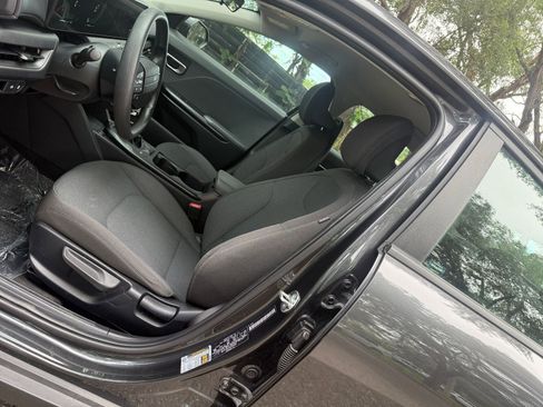 Used 2025 Kia K4 FWD image 24