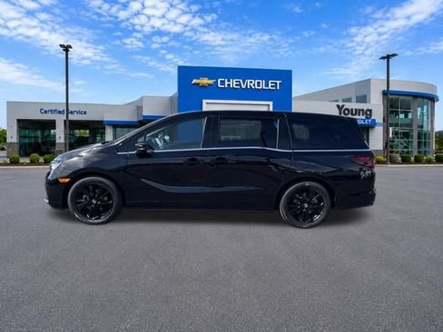 Used 2023 Honda Odyssey Sport image 4