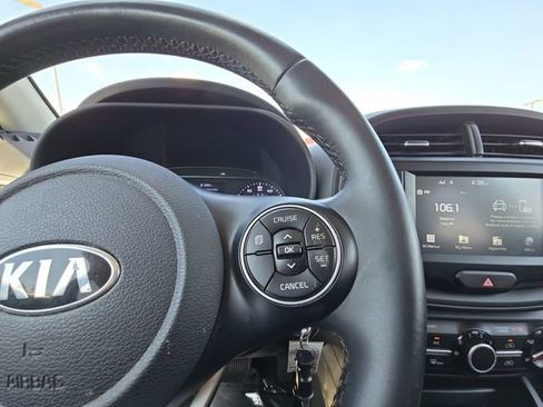 Used 2021 Kia Soul GT-Line FWD image 12