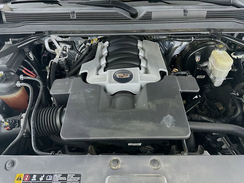 Used 2017 Cadillac Escalade 2WD image 30