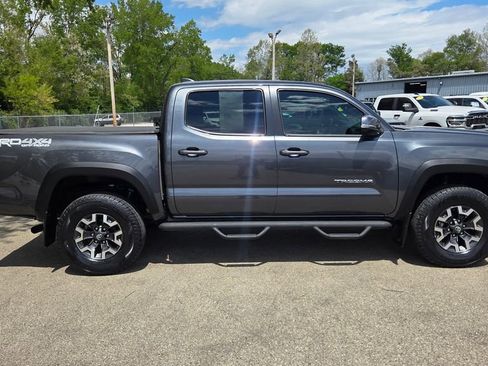 Used 2022 Toyota Tacoma TRD Off-Road w/ Technology Package AWD/4WD image 8