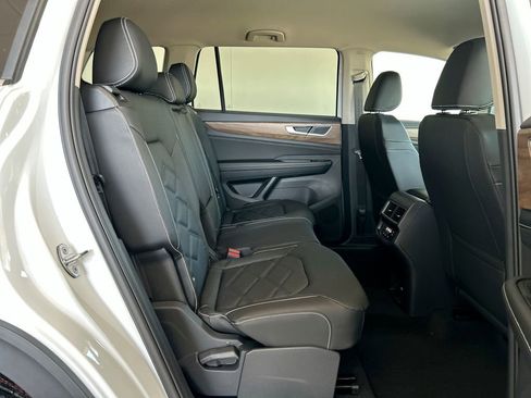 New 2026 Volkswagen Atlas SE image 36