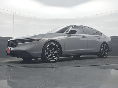Used 2025 Honda Accord Sport image 29