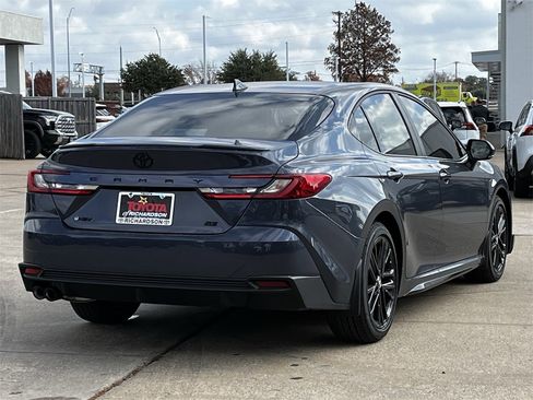 New 2026 Toyota Camry SE image 4
