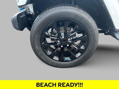 Used 2022 Jeep Wrangler Unlimited Sahara w/ Safety Group image 9