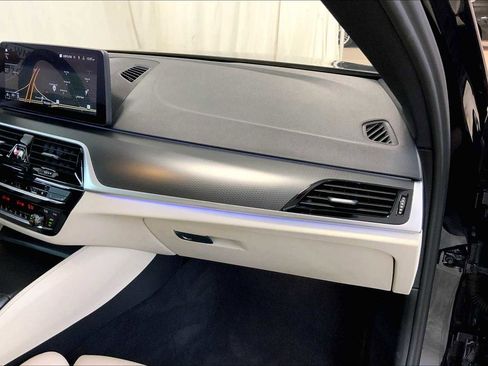 Certified 2023 BMW 540i xDrive w/ Dynamic Handling Package image 18