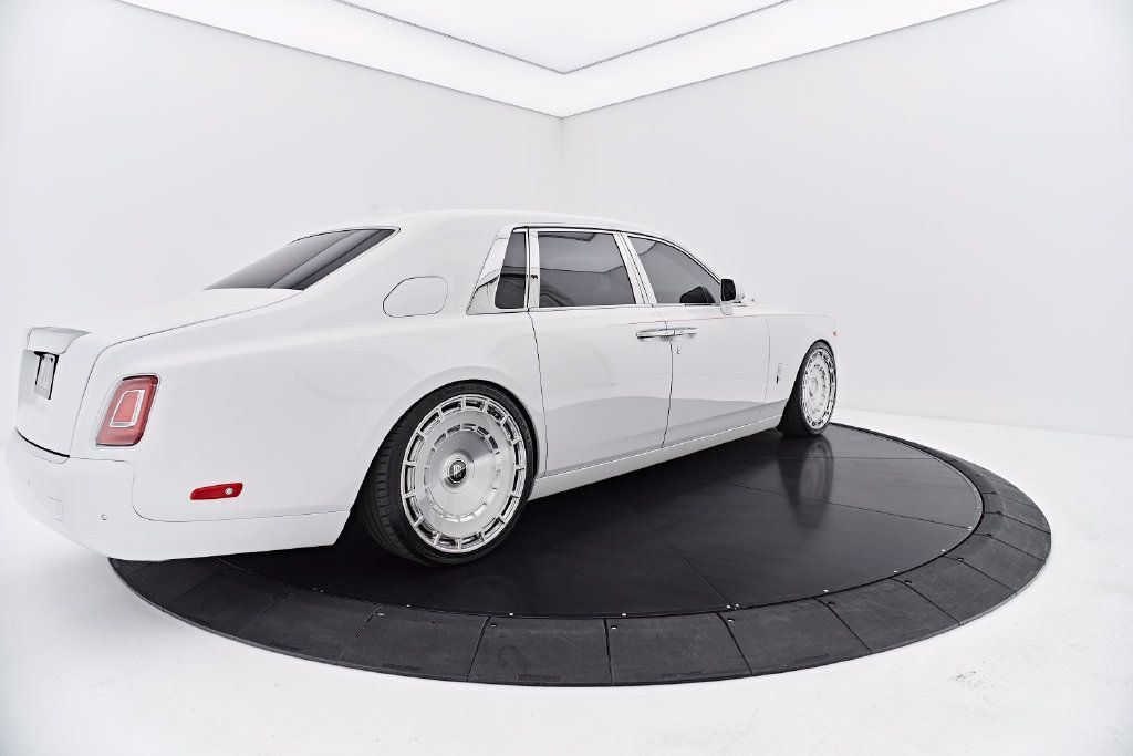 Used 2021 Rolls-Royce Phantom Sedan RWD image 16
