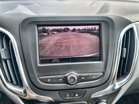 Used 2022 Chevrolet Equinox LS w/ LS Convenience Package image 14