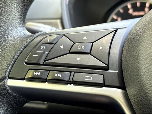 Certified 2025 Nissan Altima 2.5 SV FWD image 13