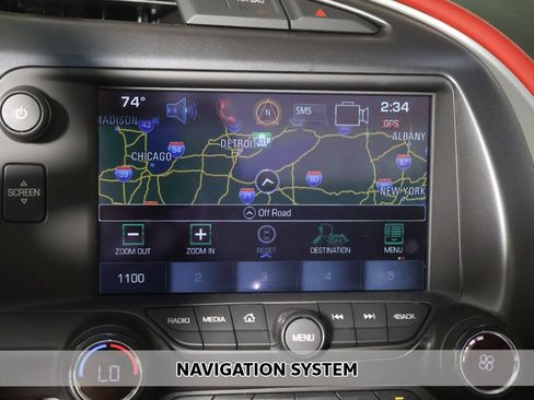 Used 2018 Chevrolet Corvette Stingray Coupe RWD image 3