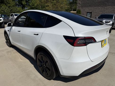 Used 2021 Tesla Model Y Long Range AWD/4WD image 7
