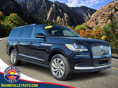 Used 2023 Lincoln Navigator L Reserve AWD/4WD image 1