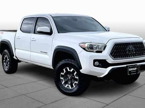 Used 2019 Toyota Tacoma TRD Off-Road w/ Technology Package image 6