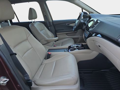 Certified 2019 Honda Pilot Touring image 11