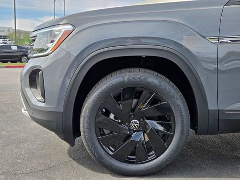 New 2026 Volkswagen Atlas Cross Sport SE FWD image 5
